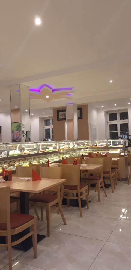 Trang Hotel ラシュタット エクステリア 写真
