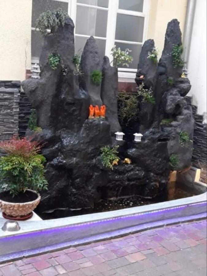 Trang Hotel ラシュタット エクステリア 写真