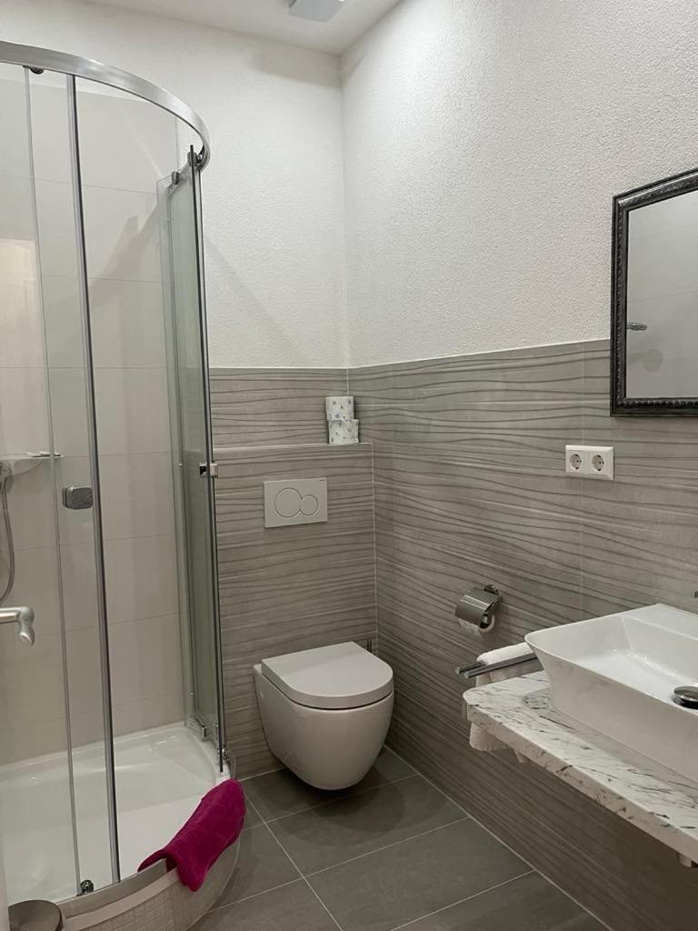 Trang Hotel ラシュタット エクステリア 写真