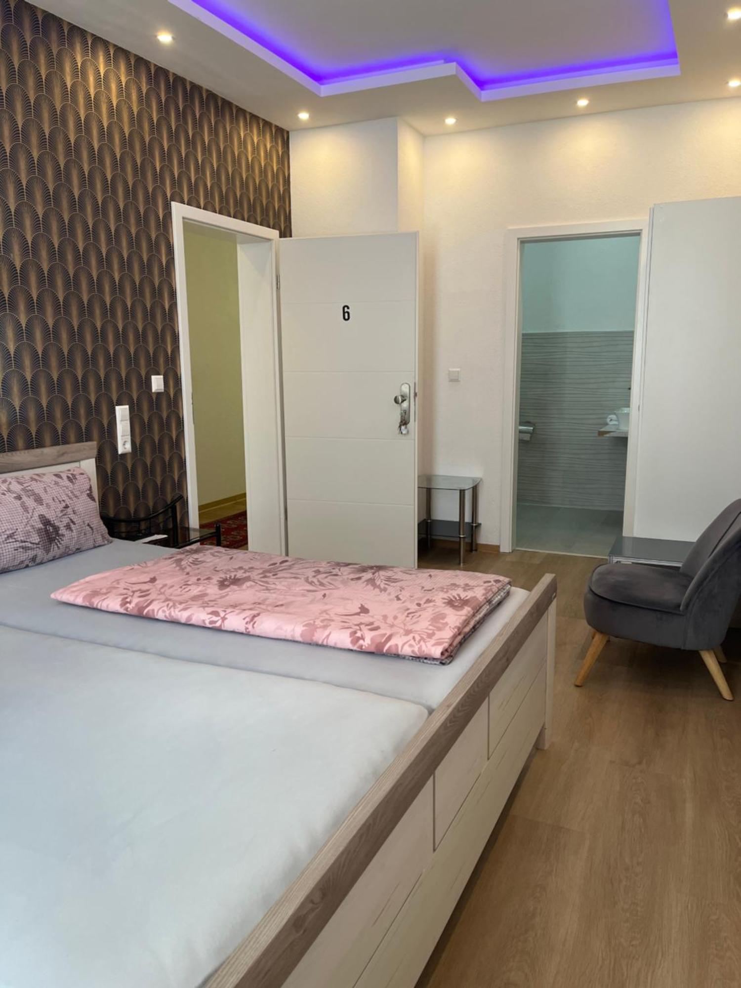 Trang Hotel ラシュタット エクステリア 写真